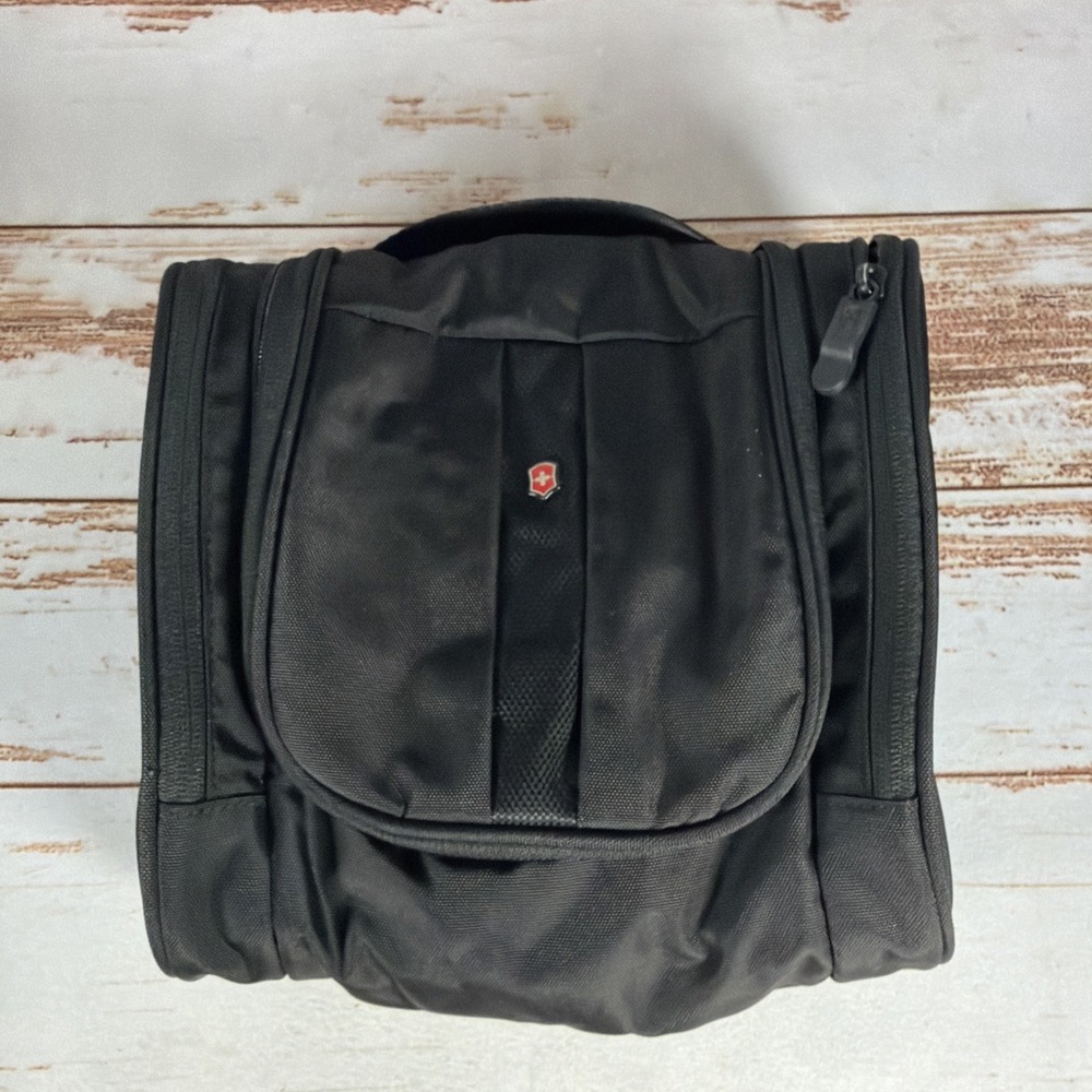 Victorinox Swiss Army Hanging Toiletry Kit Black 9x9 EUC Used